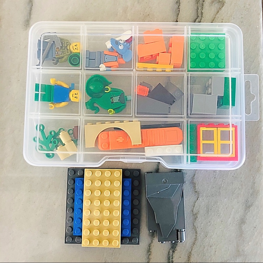 (4) LEGO Characters, plus accessories